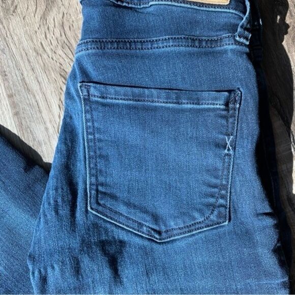 Express Stretch Plus Supersoft Midrise Legging in Dark Wash - Picture 5 of 7